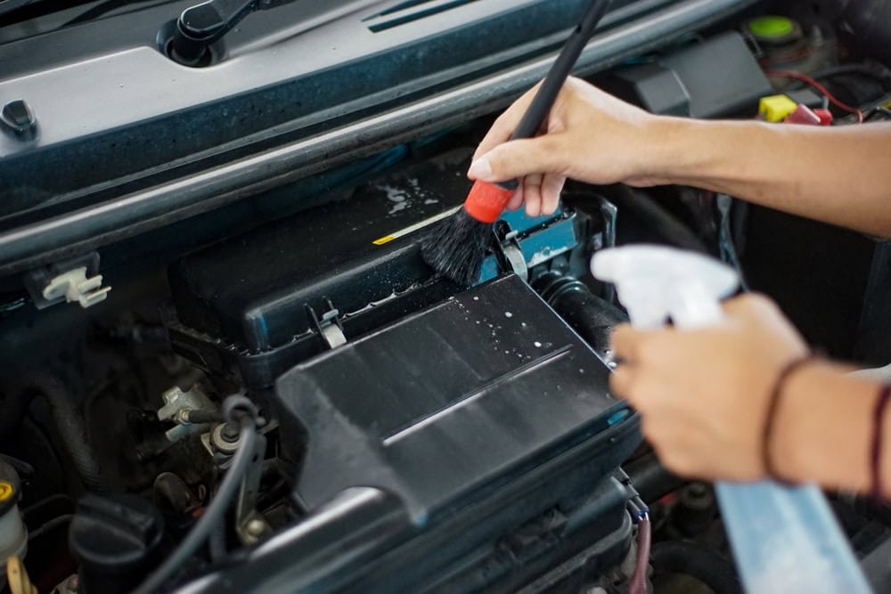 Lavagem convencional ou a seco? Veja a melhor para o seu carro