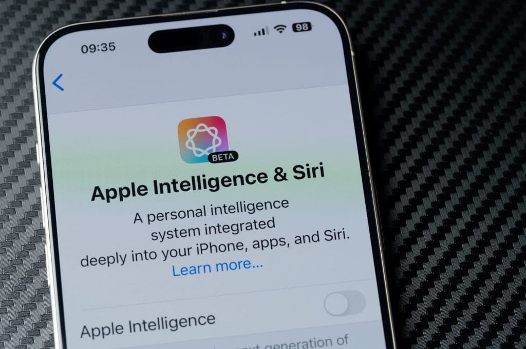 Apple nega atraso na IA e promete Siri aprimorada para 2026