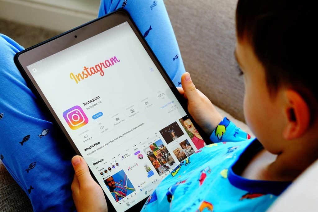 Governo decide que Instagram é “não recomendado para menores de 16 anos”